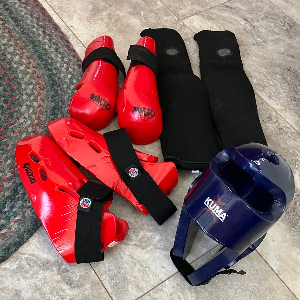 SPARRING GEAR ADULT  KUMA  Protective Series HEAD HANDS FEET SHIN INSTEP